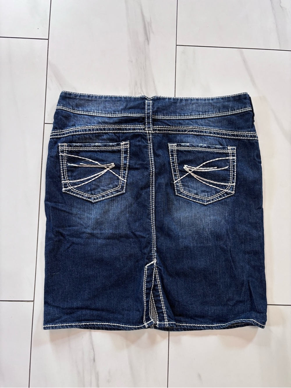 Silver Jeans Monroe Denim Skirt Size 31